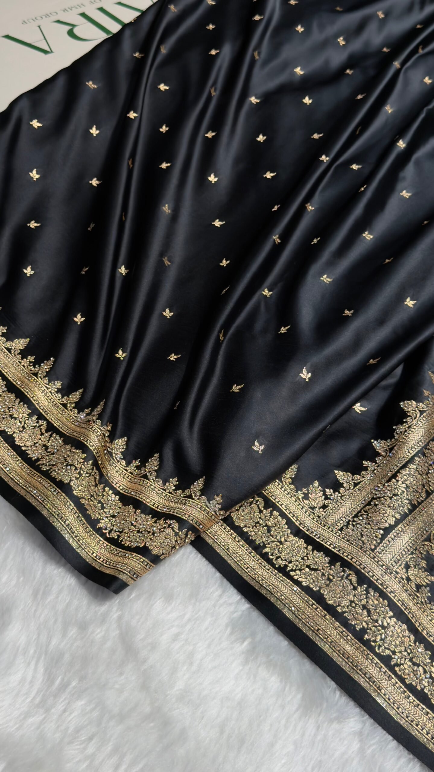 Black Saree: A Perfect Blend of Elegance, Style, and Modern Glamour - Image 3