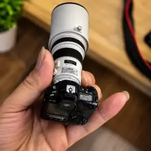 Professional DSLR Telephoto Lens Camera
