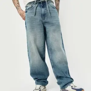 Mariner’s Ledger – Premium Light-Wash Wide-Leg Jean
