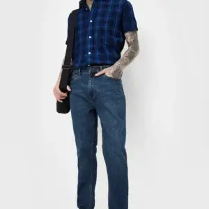 Blue Reserve – Premium Mid-Wash Straight Jean